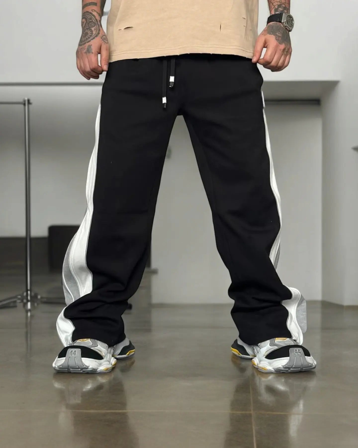 Urbon cloth Grey Straight Fit Baggy Pants 3 Way Zip Up